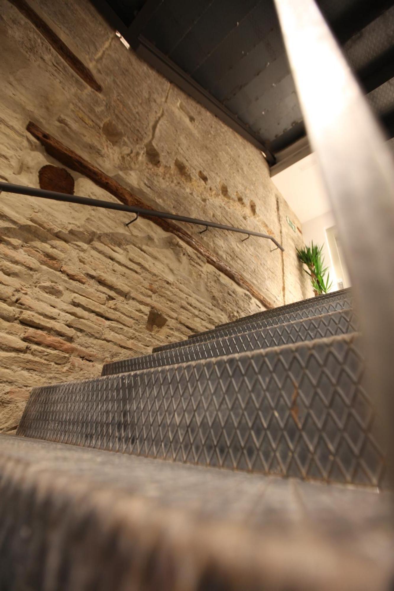 Vtz The Botanic Hostel Zaragoza Exterior photo