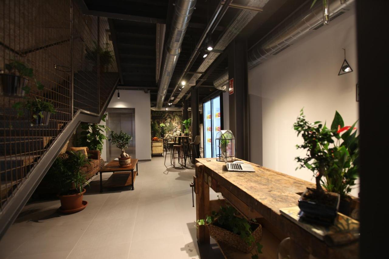 Vtz The Botanic Hostel Zaragoza Exterior photo