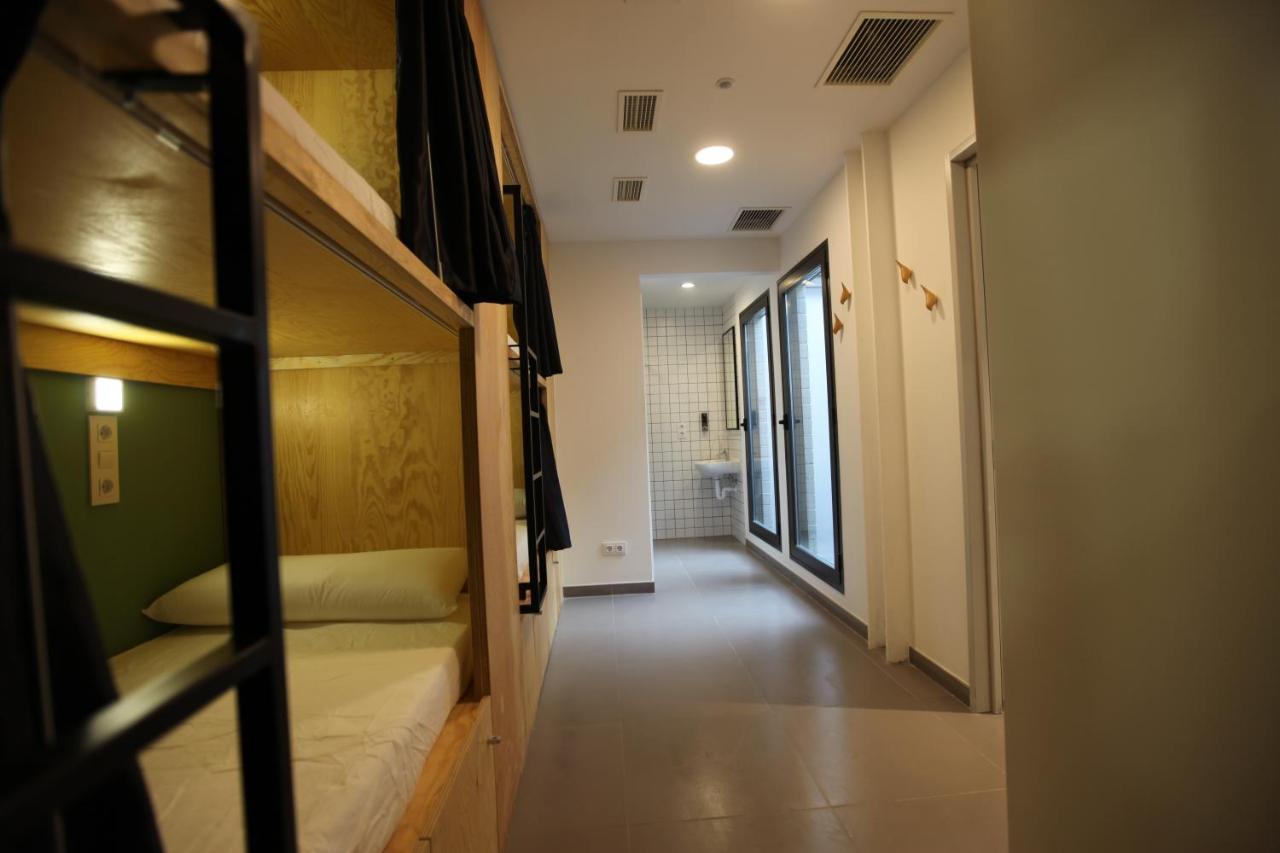 Vtz The Botanic Hostel Zaragoza Exterior photo